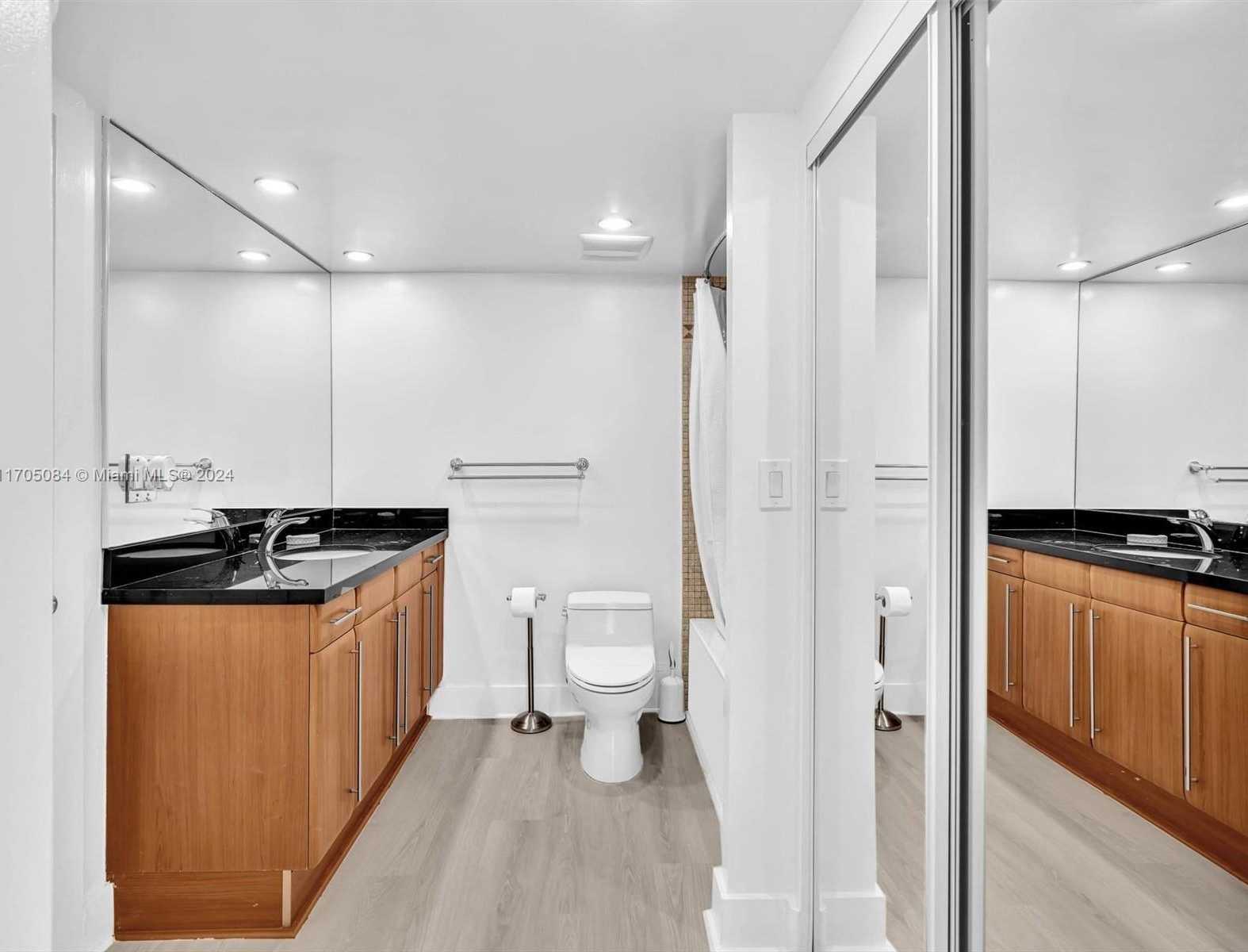 Small Image of 2301 COLLINS AVE #1202, Miami Beach Number 16