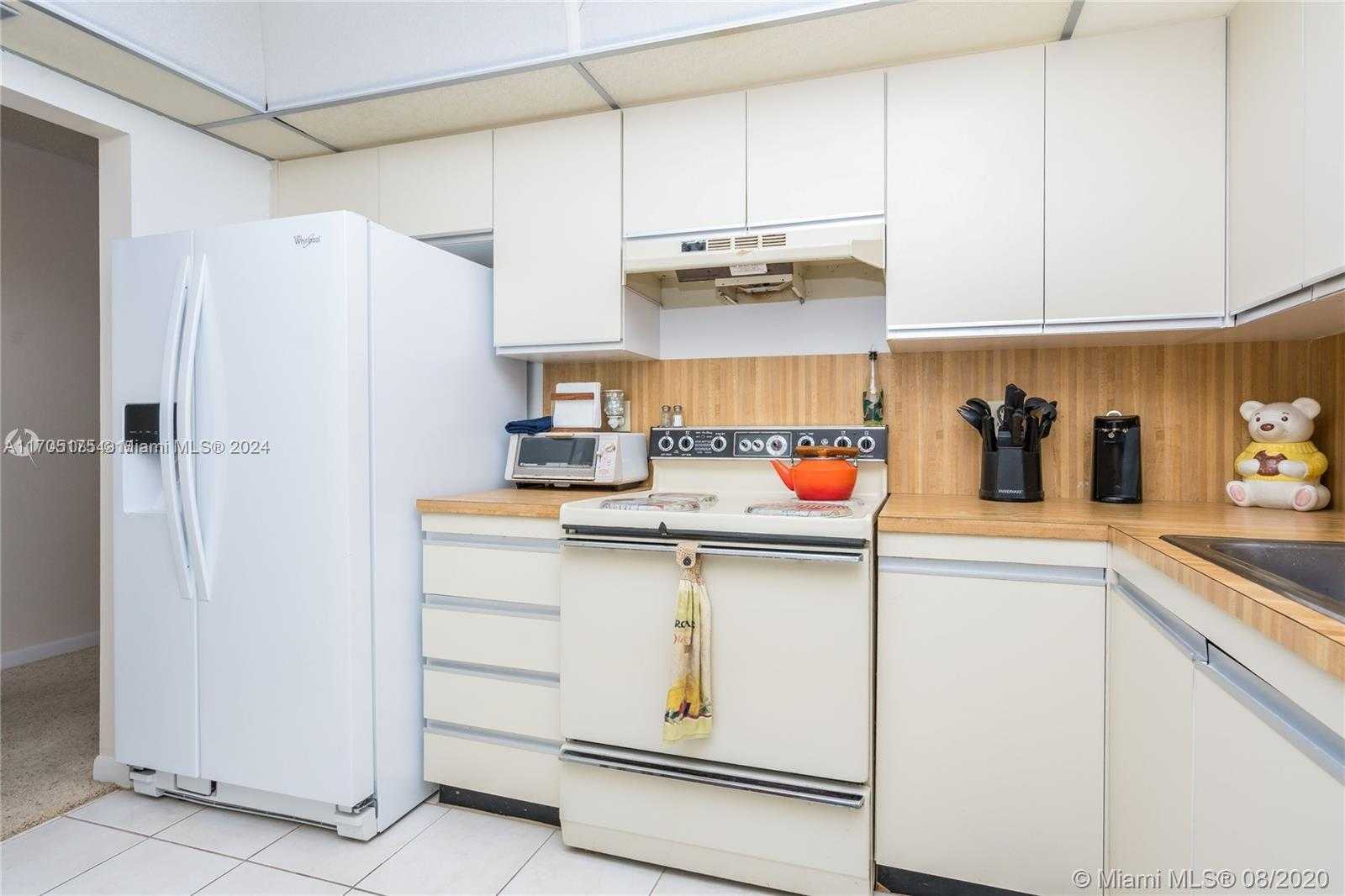 Small Image of 2500 PARKVIEW DR #2503, Hallandale Beach Number 15