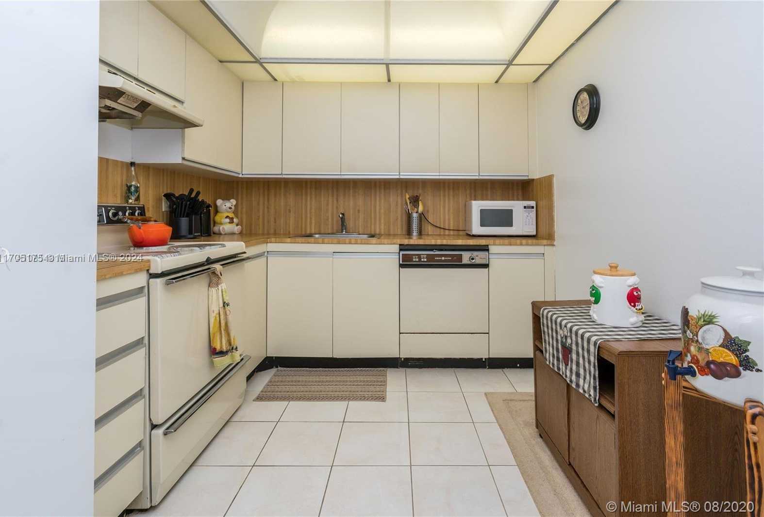 Small Image of 2500 PARKVIEW DR #2503, Hallandale Beach Number 16