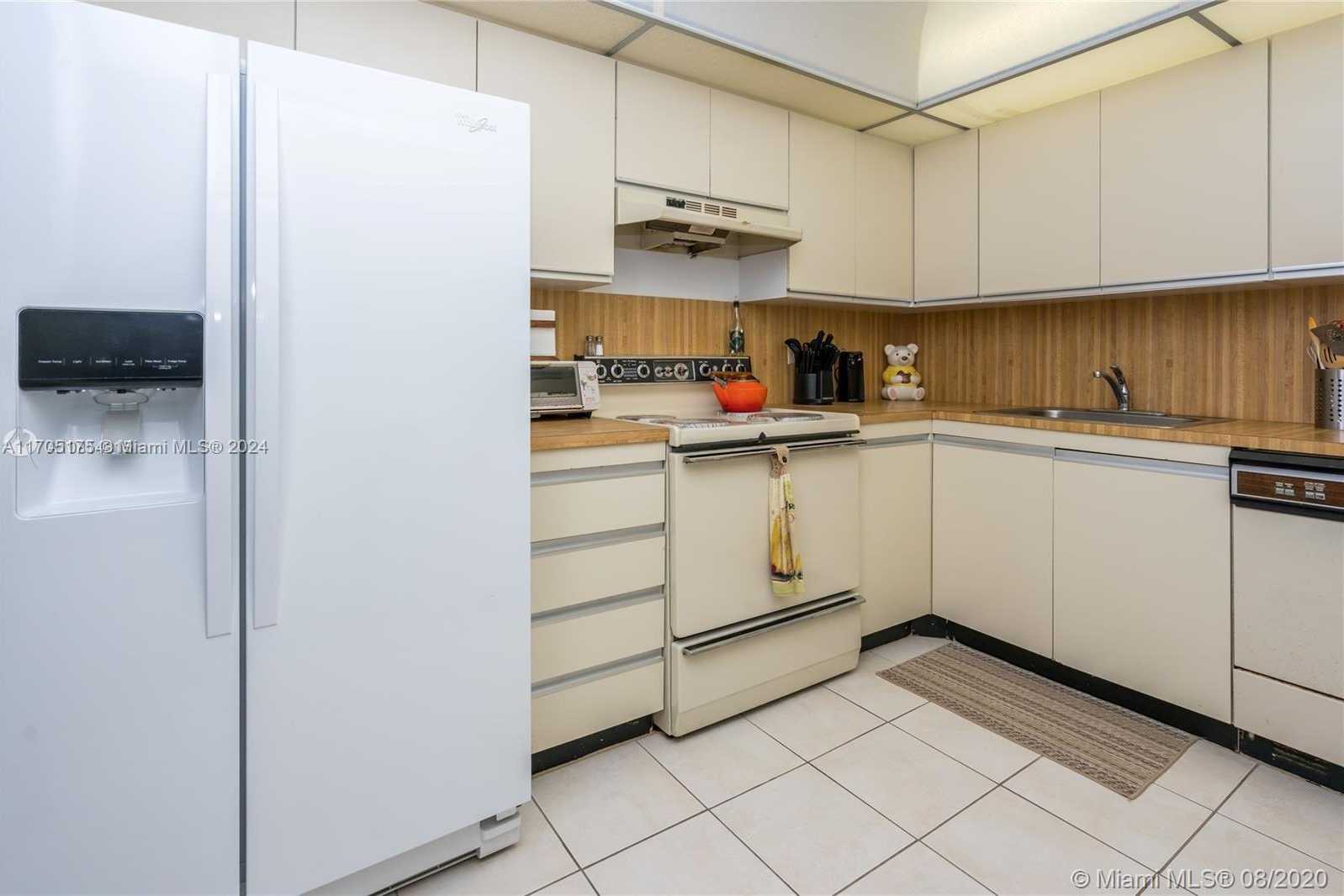 Small Image of 2500 PARKVIEW DR #2503, Hallandale Beach Number 17