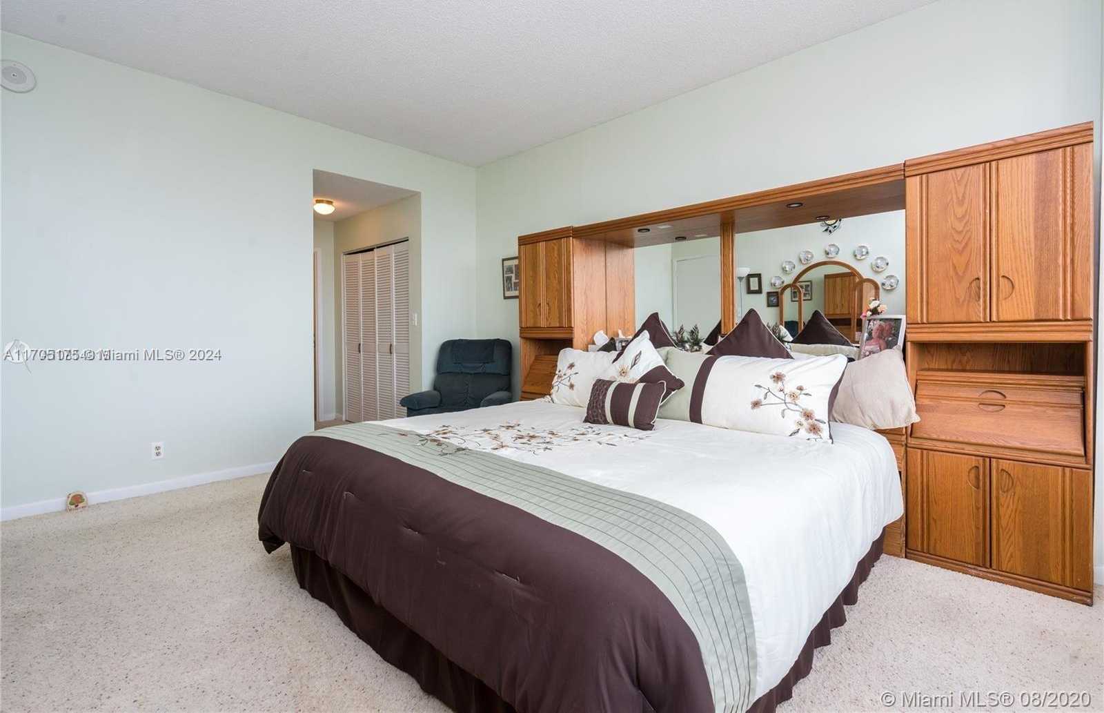 Small Image of 2500 PARKVIEW DR #2503, Hallandale Beach Number 18