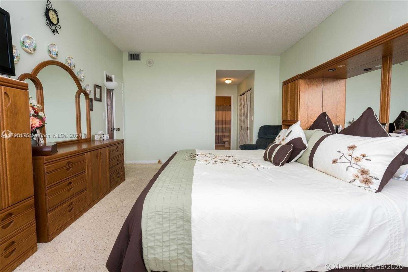 Small Image of 2500 PARKVIEW DR #2503, Hallandale Beach Number 20