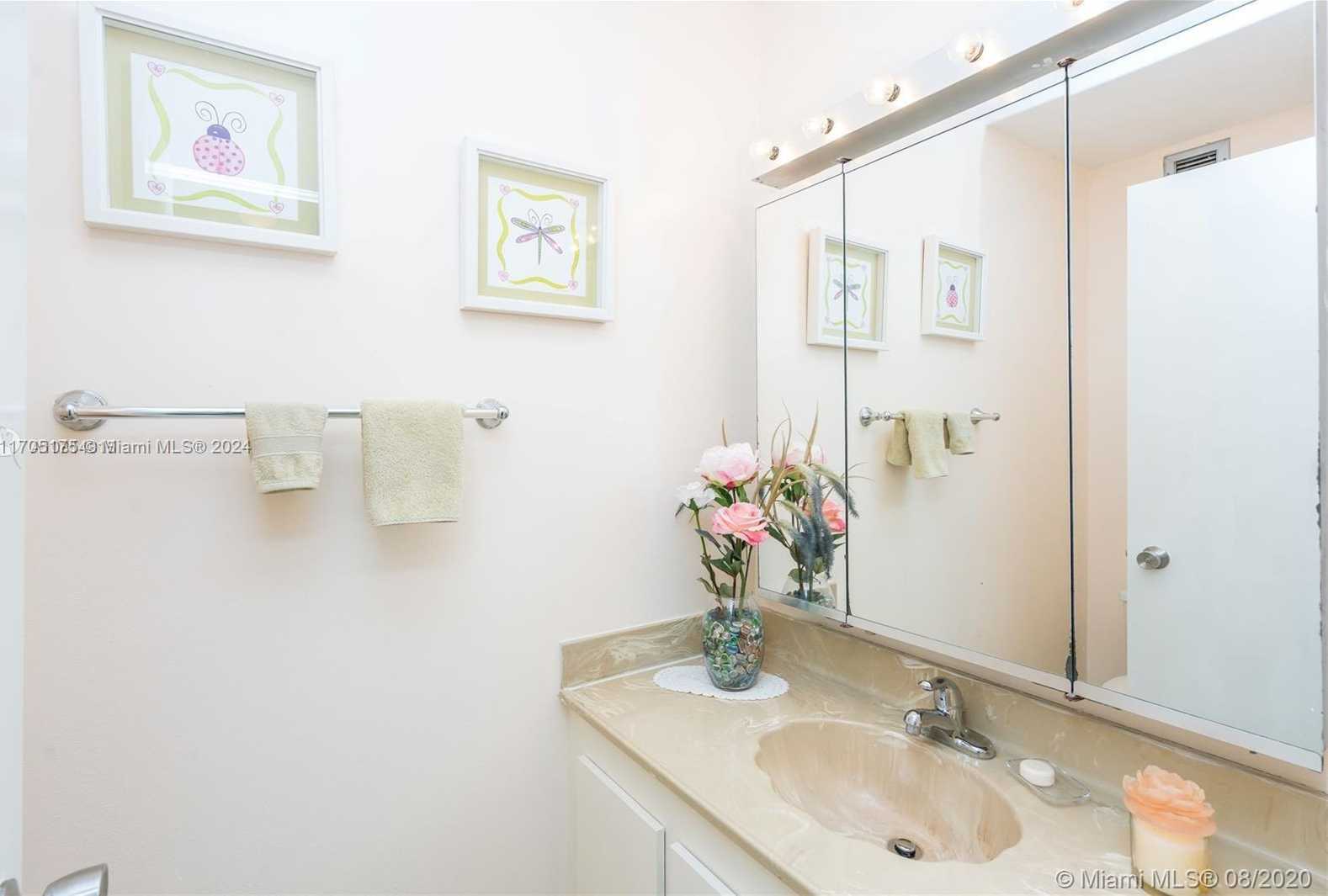 Small Image of 2500 PARKVIEW DR #2503, Hallandale Beach Number 23