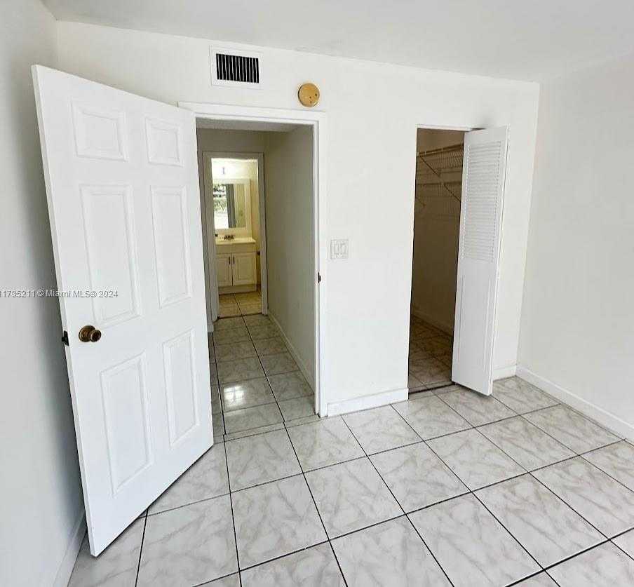 Small Image of 16950 WEST DIXIE HWY A128 HWY #A128, North Miami Beach Number 10