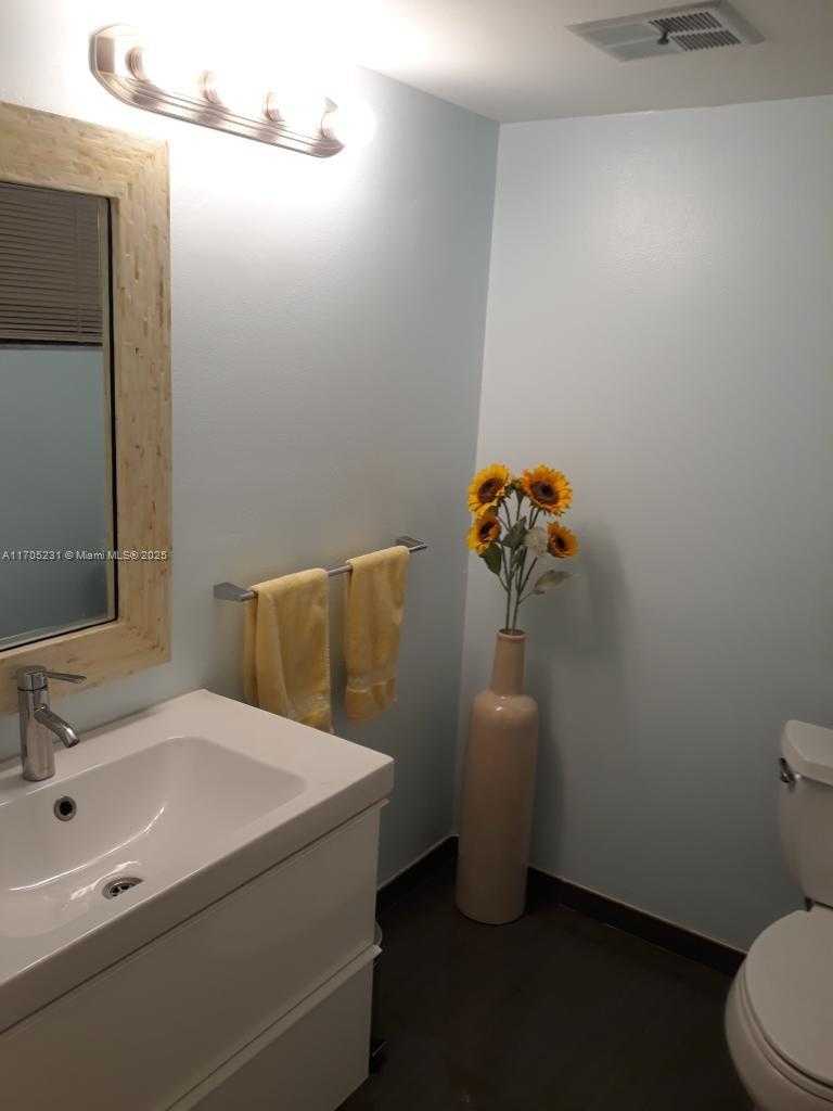 Small Image of 8100 BYRON AVE #504, Miami Beach Number 17