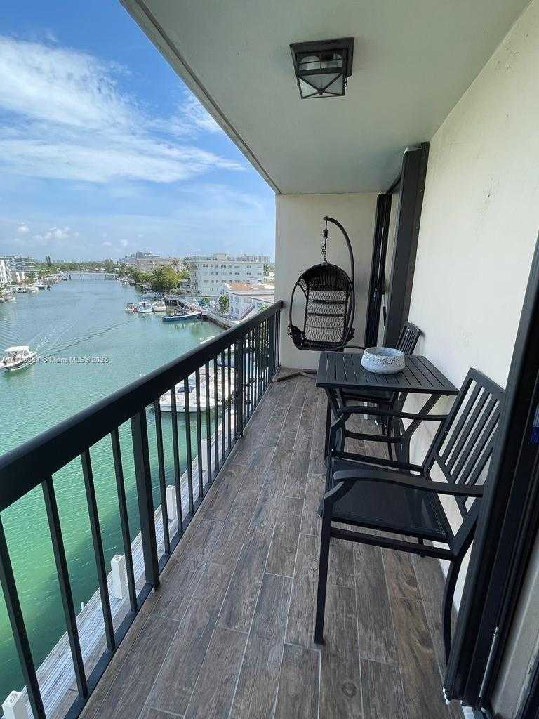 Small Image of 8100 BYRON AVE #504, Miami Beach Number 24