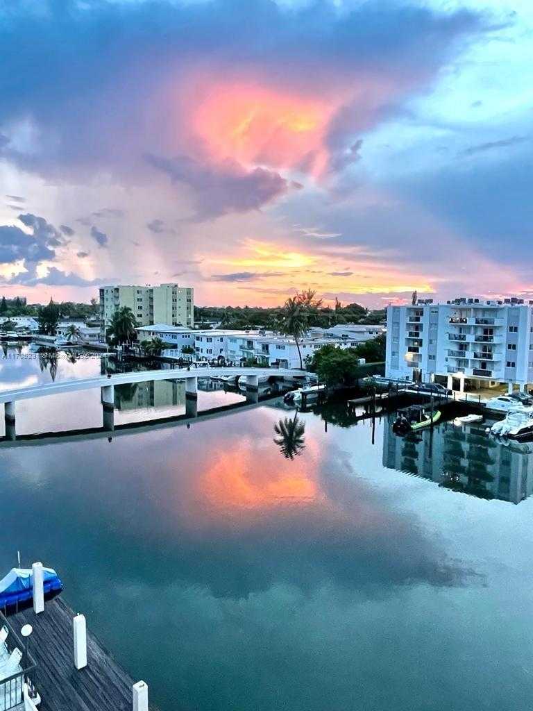 Small Image of 8100 BYRON AVE #504, Miami Beach Number 42