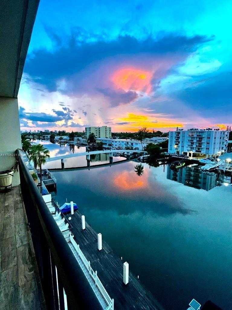 Small Image of 8100 BYRON AVE #504, Miami Beach Number 47