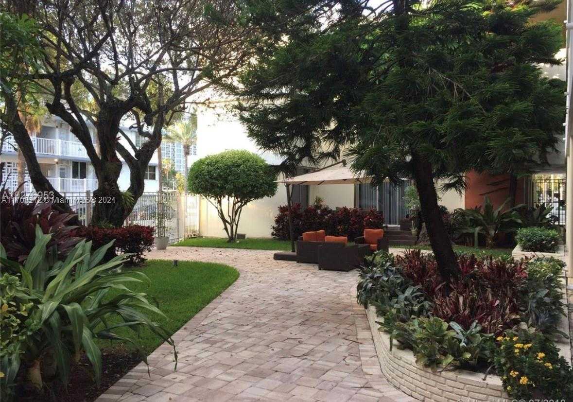 Small Image of 10210 COLLINS AVE #306, Bal Harbour Number 3