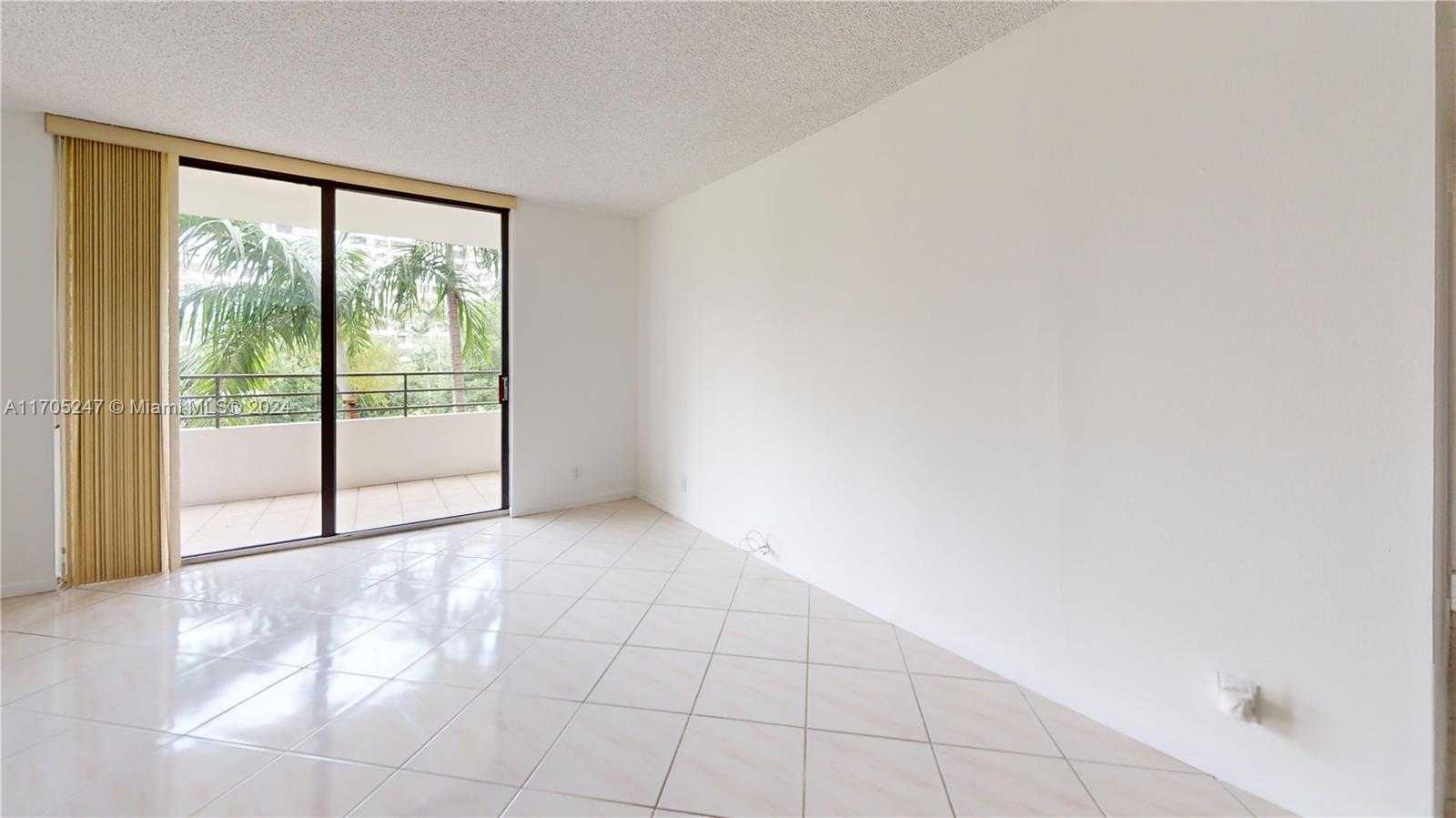 Small Image of 2500 Parkview Dr, Hallandale Beach, FL 33009, USA Number 11
