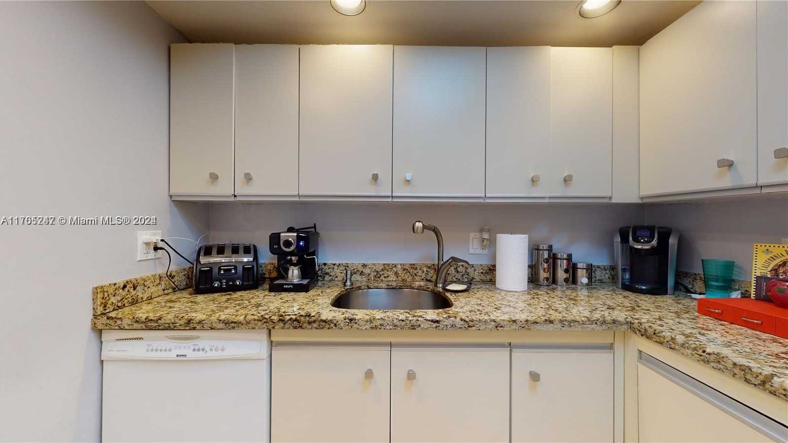 Small Image of 2500 Parkview Dr, Hallandale Beach, FL 33009, USA Number 12