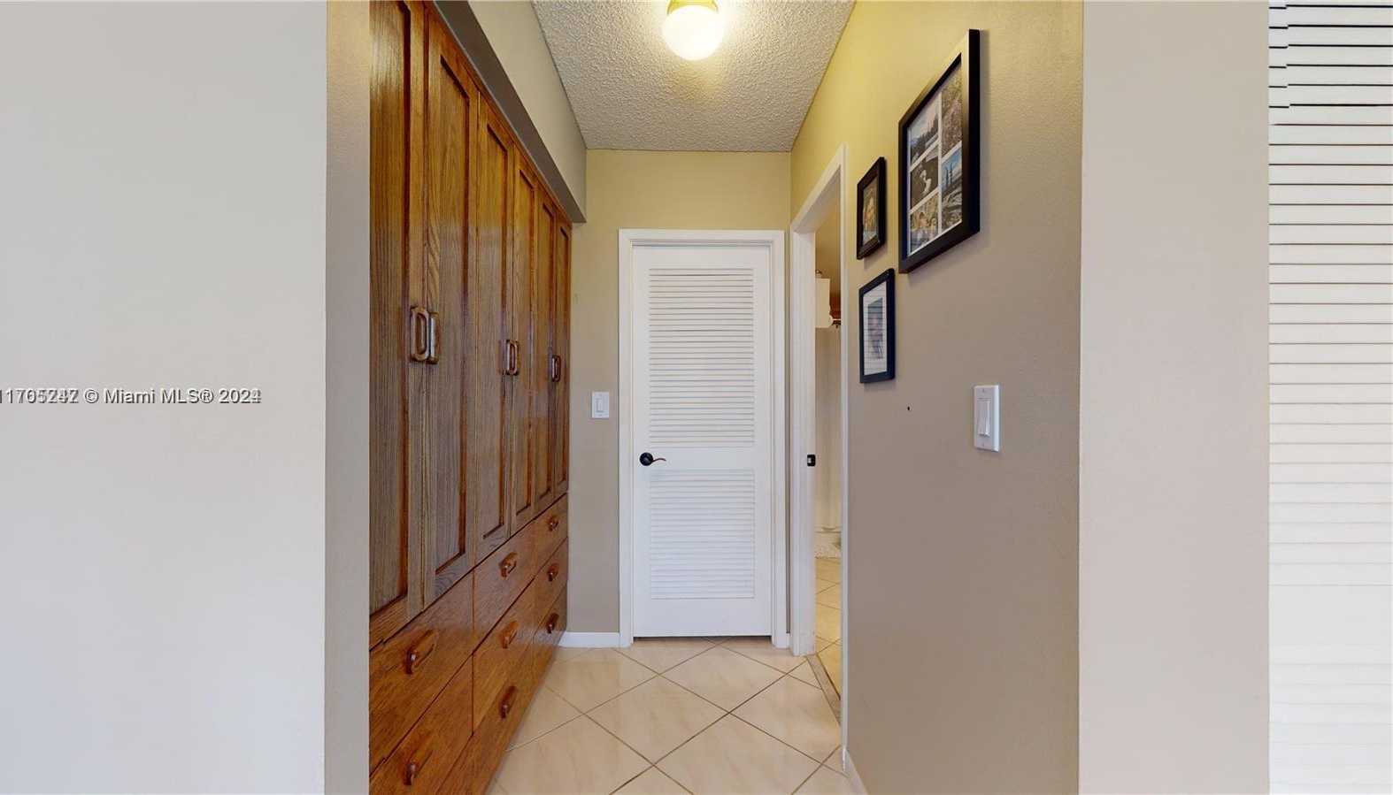 Small Image of 2500 Parkview Dr, Hallandale Beach, FL 33009, USA Number 15