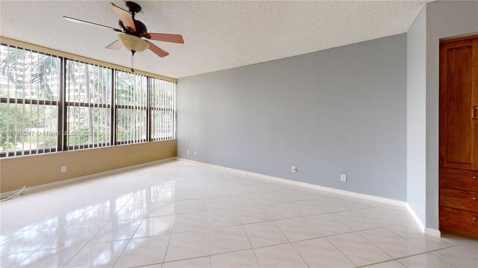 Small Image of 2500 Parkview Dr, Hallandale Beach, FL 33009, USA Number 17