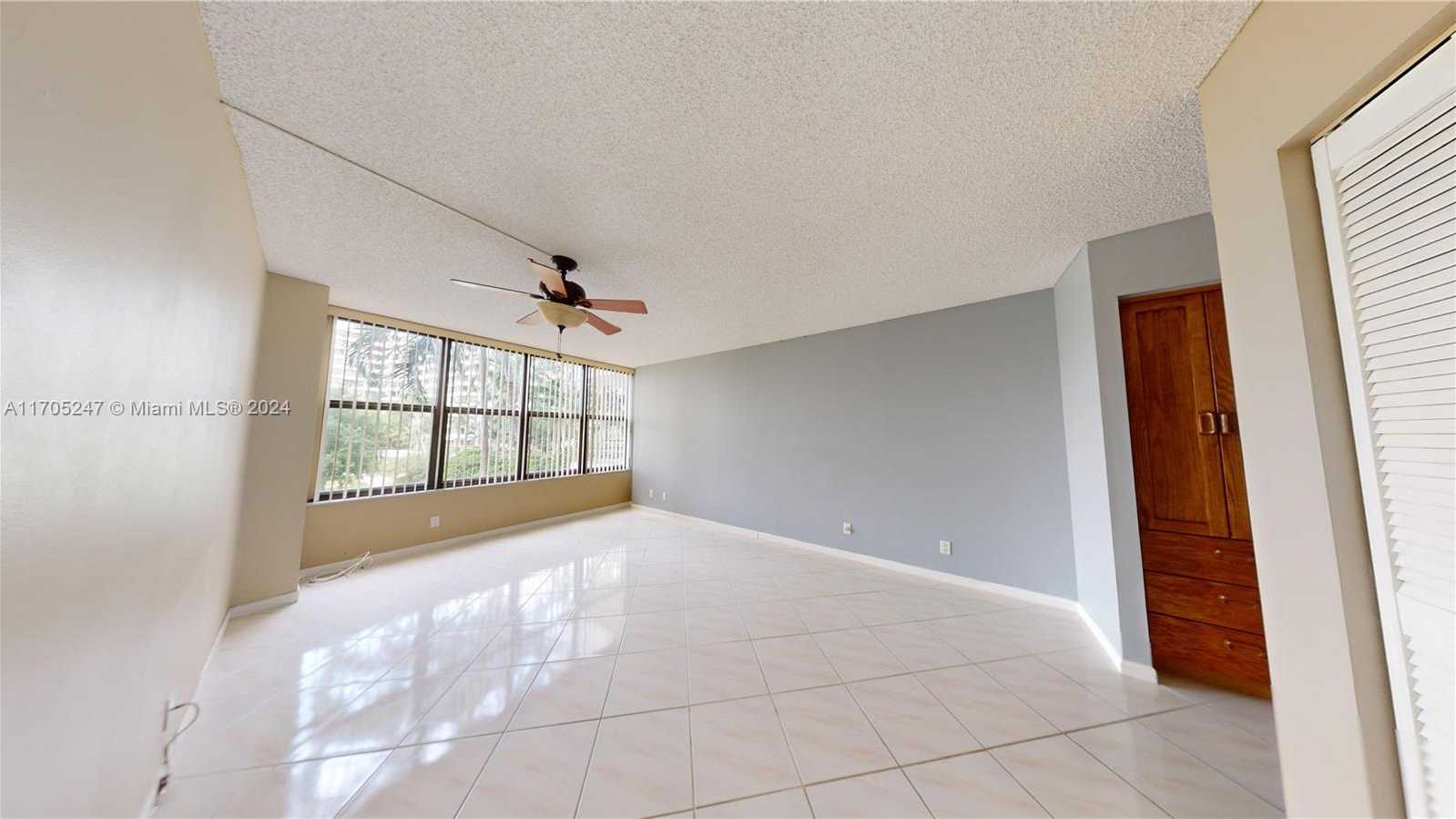 Small Image of 2500 Parkview Dr, Hallandale Beach, FL 33009, USA Number 19