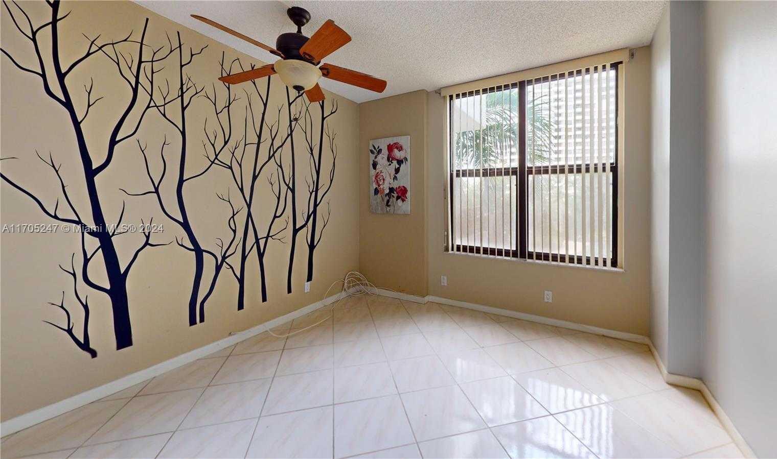 Small Image of 2500 Parkview Dr, Hallandale Beach, FL 33009, USA Number 27