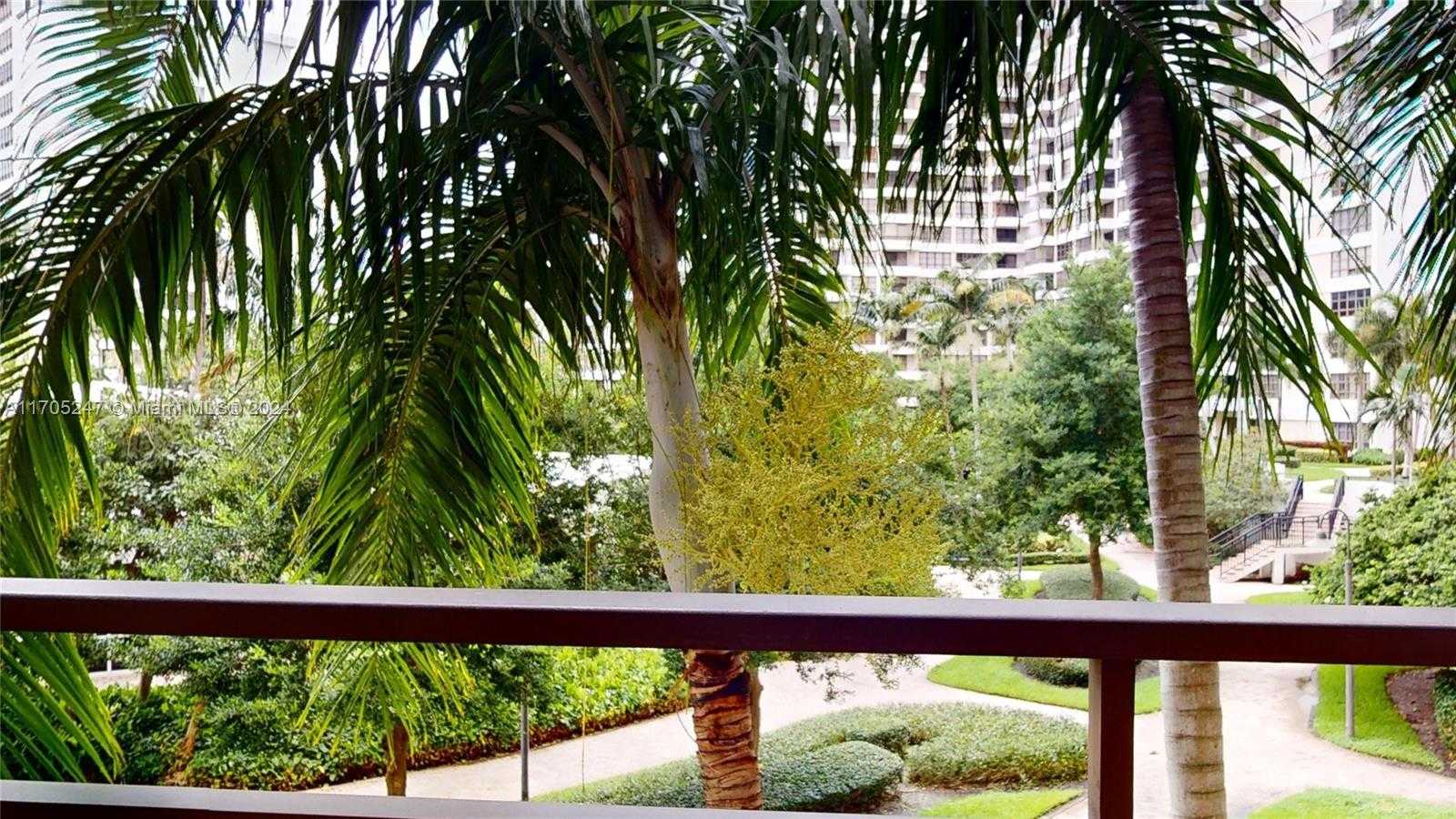 Small Image of 2500 Parkview Dr, Hallandale Beach, FL 33009, USA Number 4