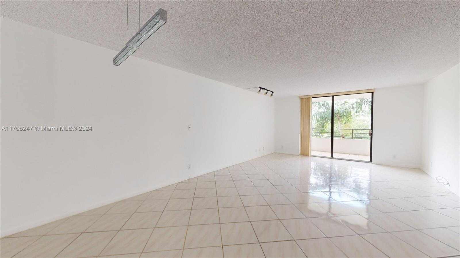 Small Image of 2500 Parkview Dr, Hallandale Beach, FL 33009, USA Number 8