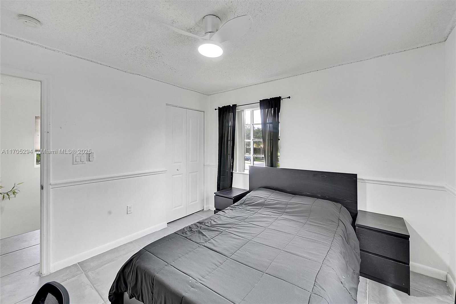 Small Image of 2011 SOUTH WEST 103RD TER, Miramar Number 23