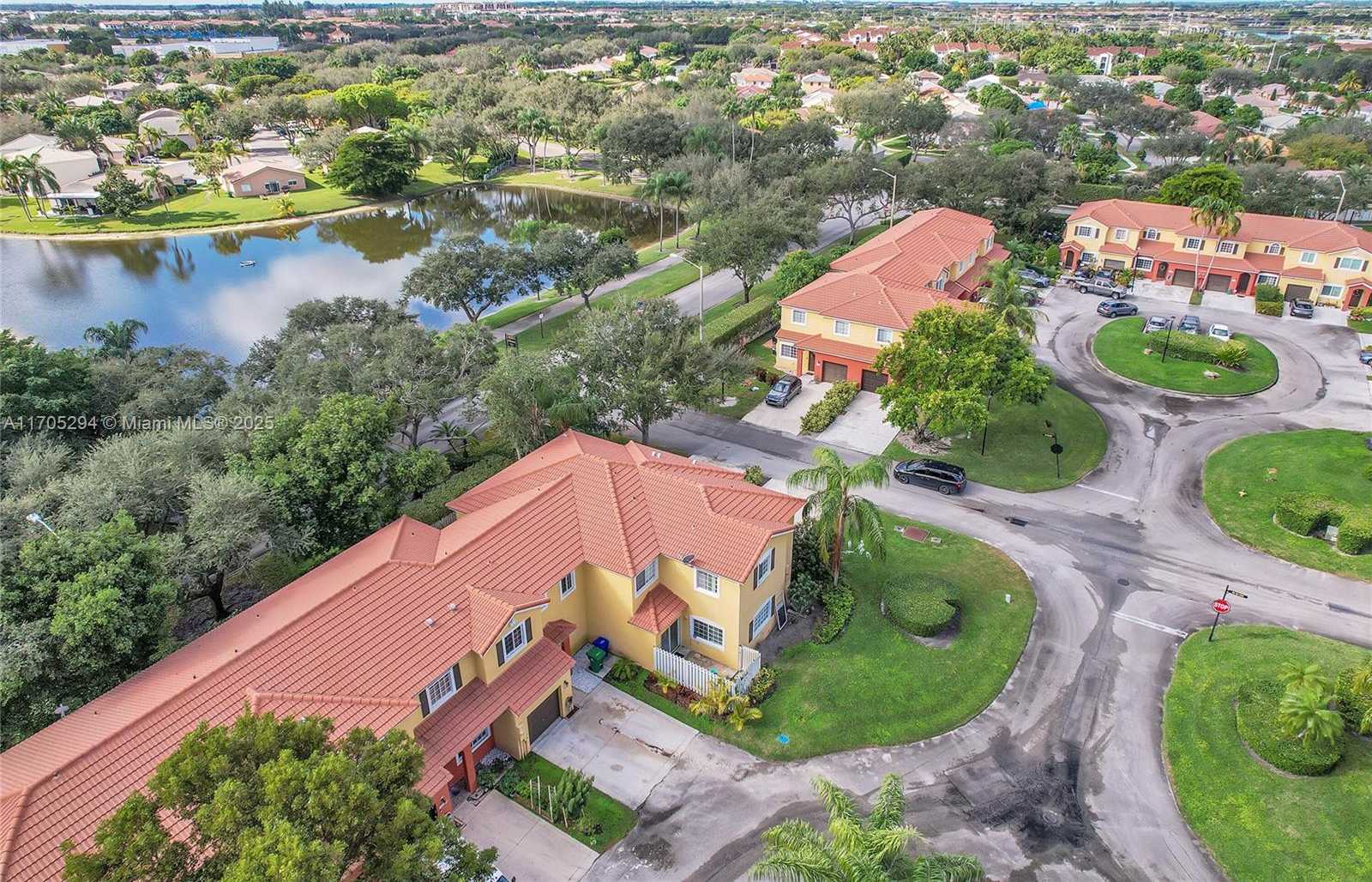 Small Image of 2011 SOUTH WEST 103RD TER, Miramar Number 31