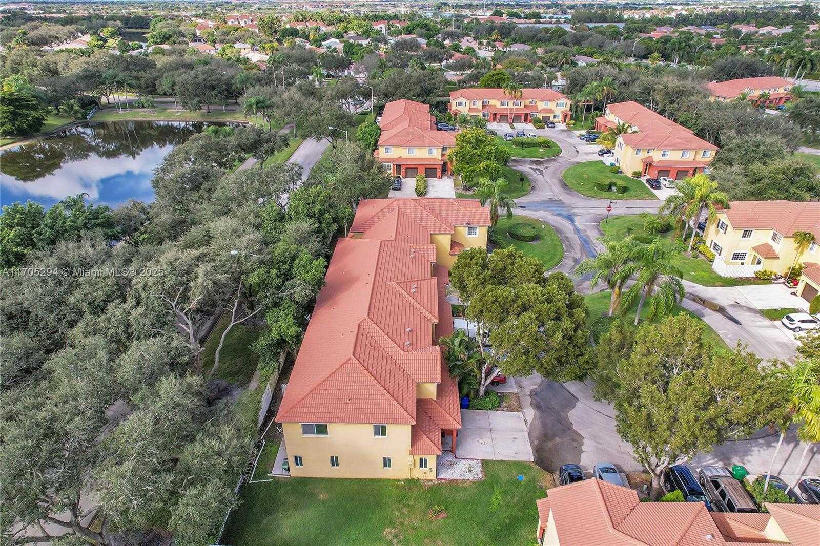 Small Image of 2011 SOUTH WEST 103RD TER, Miramar Number 32