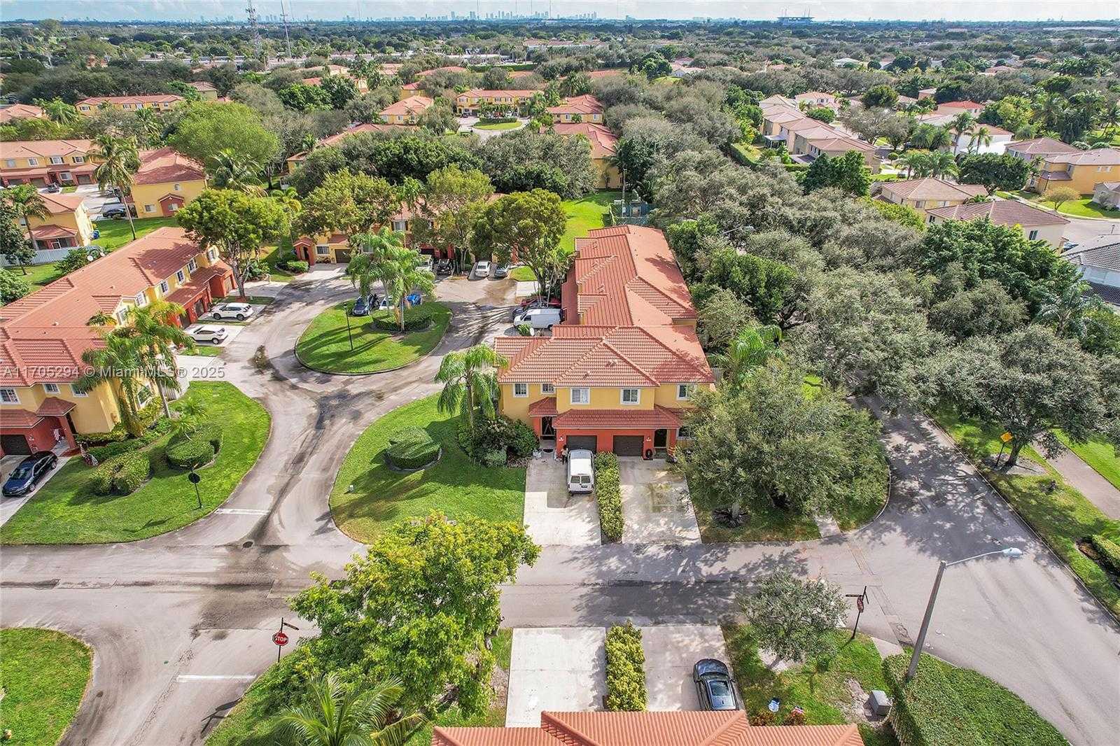 Small Image of 2011 SOUTH WEST 103RD TER, Miramar Number 36