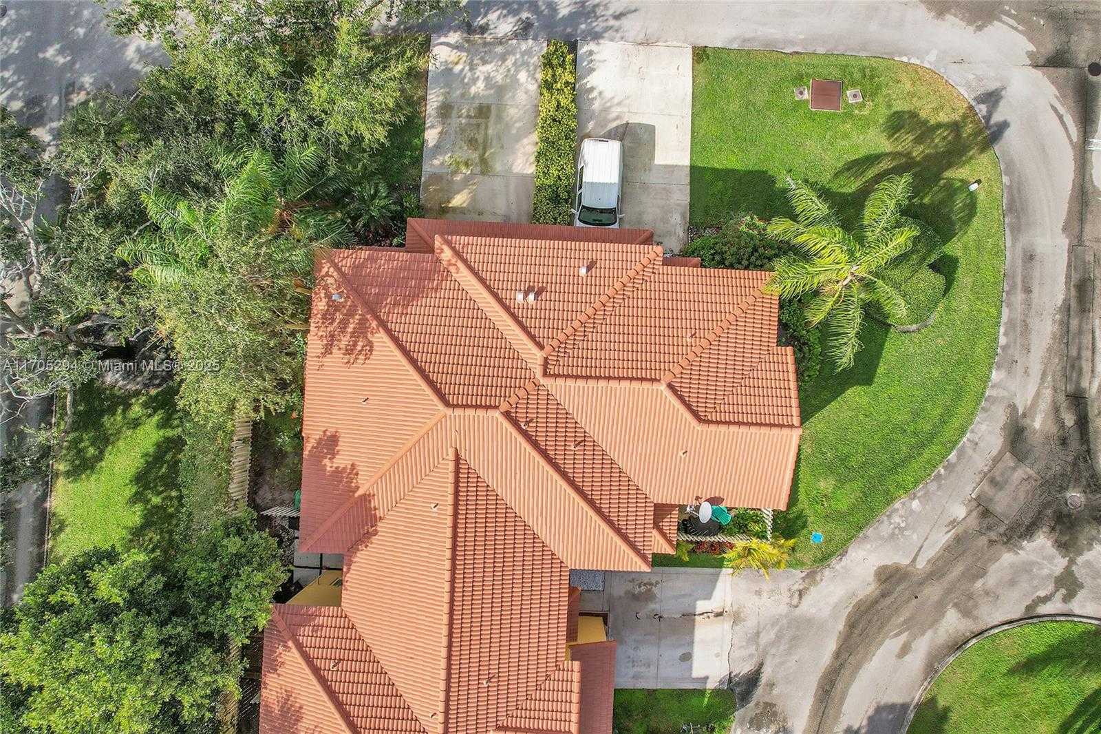 Small Image of 2011 SOUTH WEST 103RD TER, Miramar Number 39