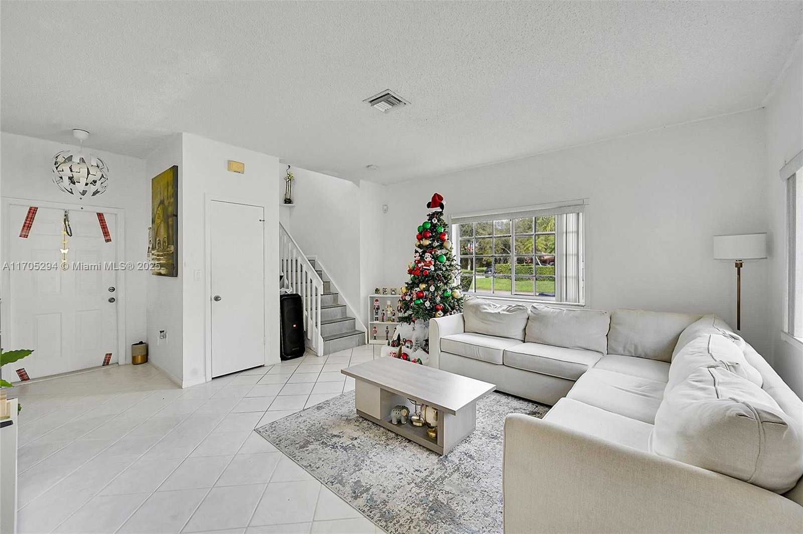 Small Image of 2011 SOUTH WEST 103RD TER, Miramar Number 7