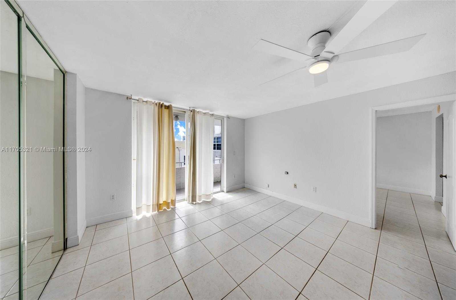 Small Image of 465 OCEAN DR #507, Miami Beach Number 12