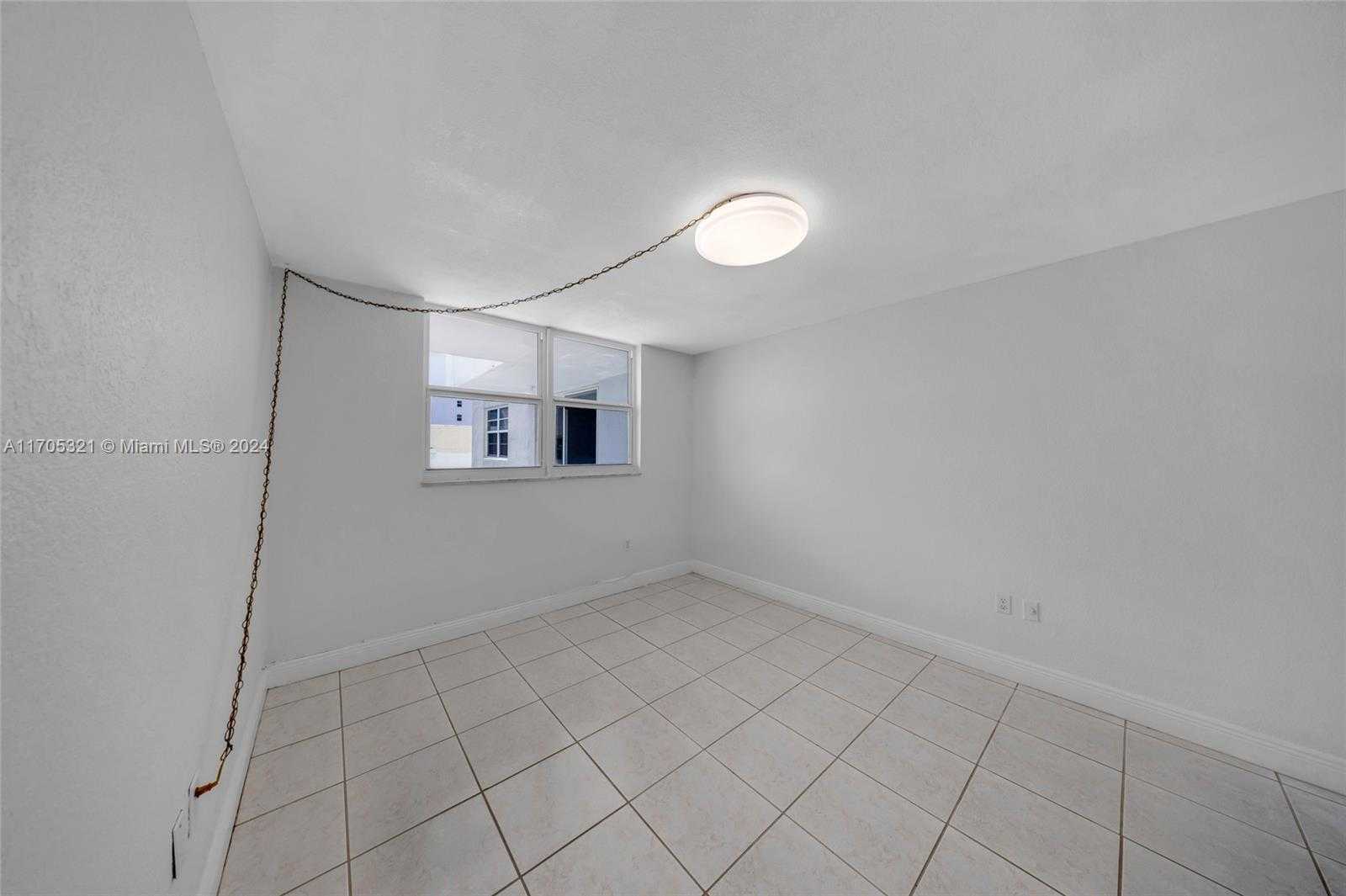 Small Image of 465 OCEAN DR #507, Miami Beach Number 14