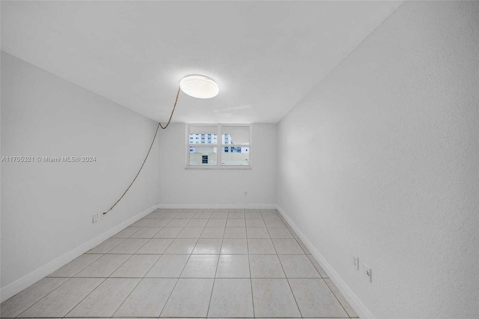 Small Image of 465 OCEAN DR #507, Miami Beach Number 15