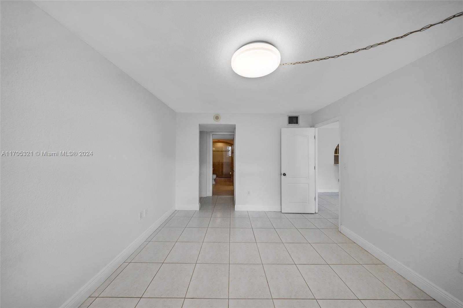 Small Image of 465 OCEAN DR #507, Miami Beach Number 18