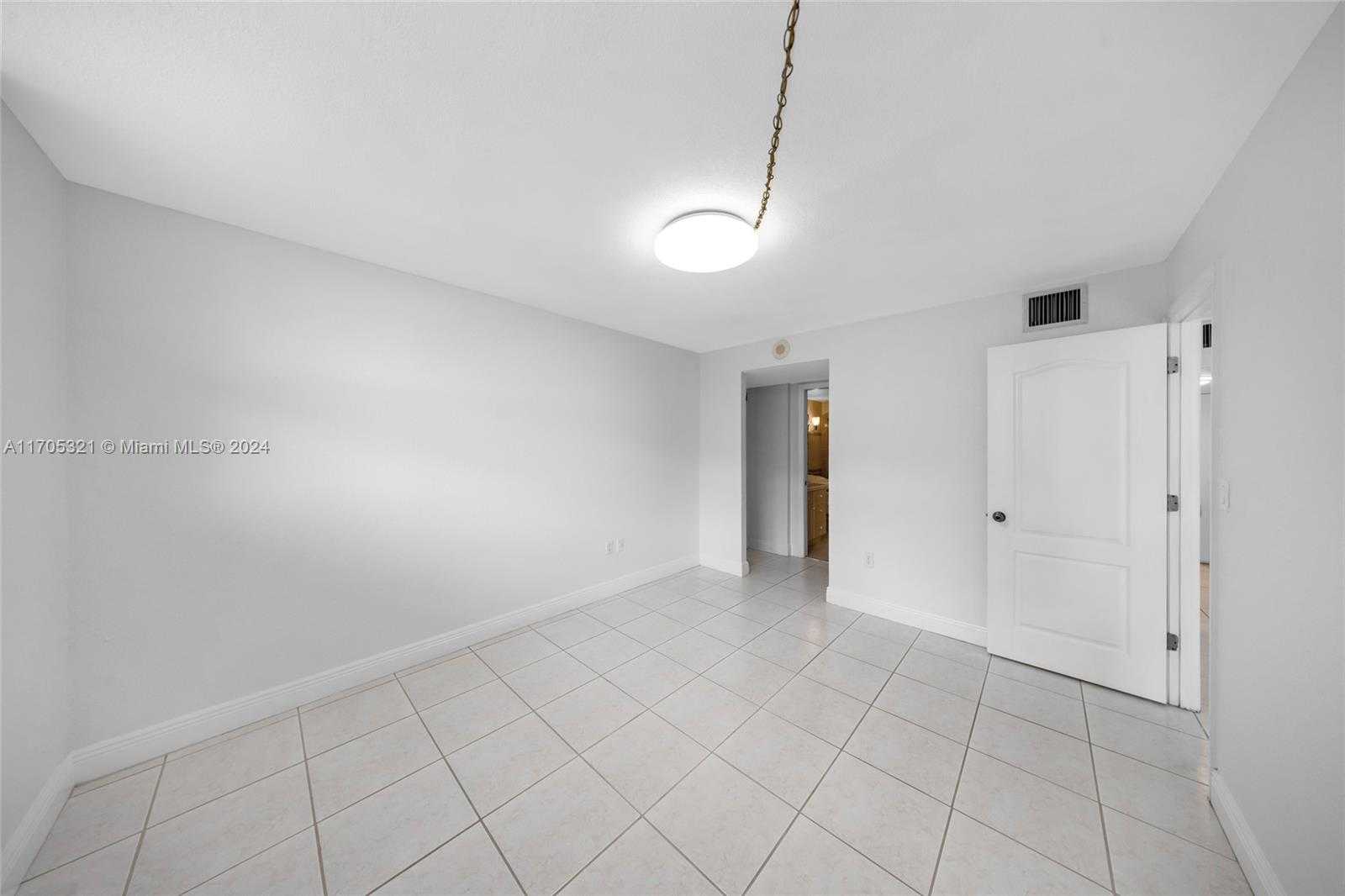 Small Image of 465 OCEAN DR #507, Miami Beach Number 19