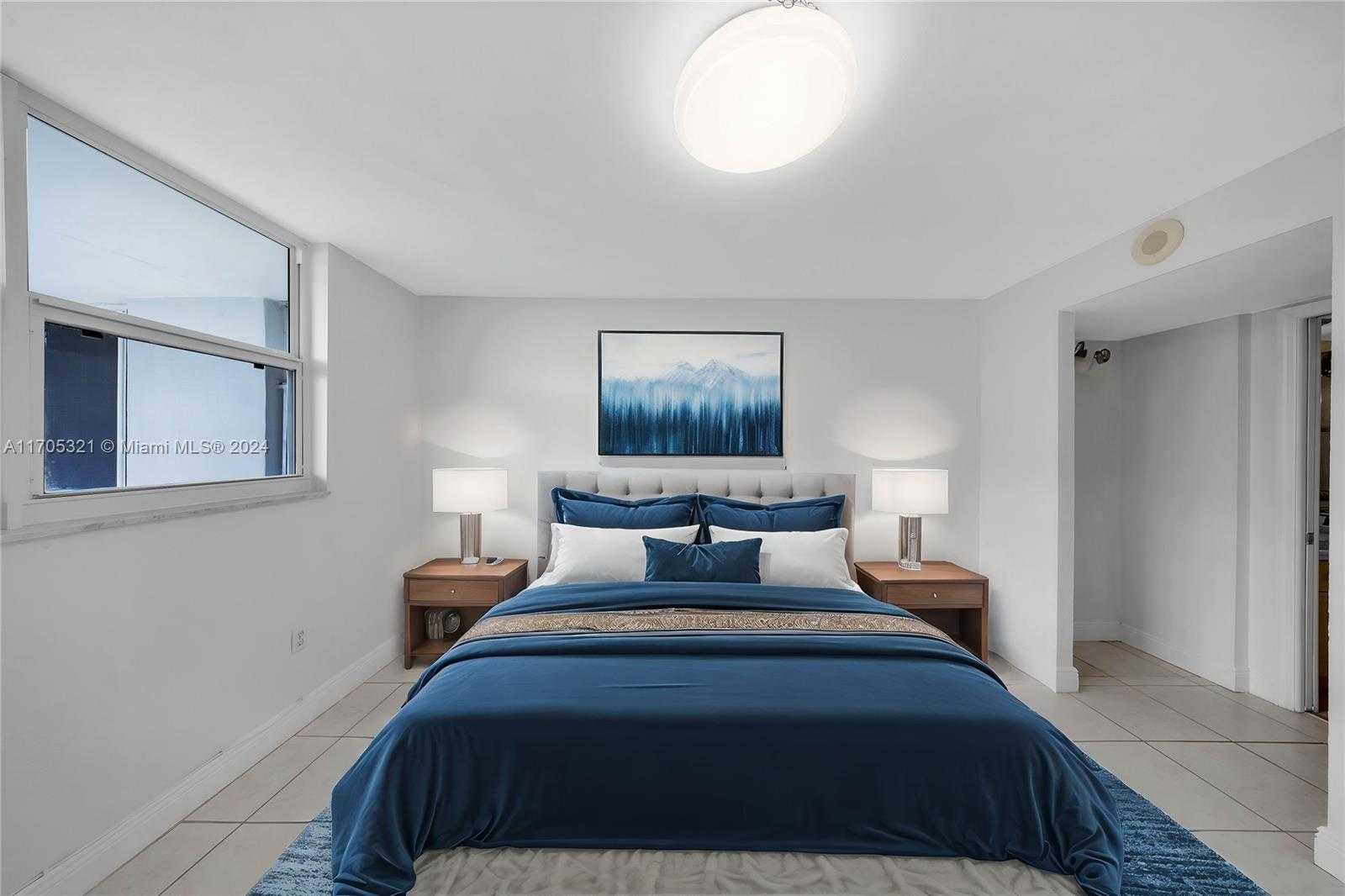 Small Image of 465 OCEAN DR #507, Miami Beach Number 2