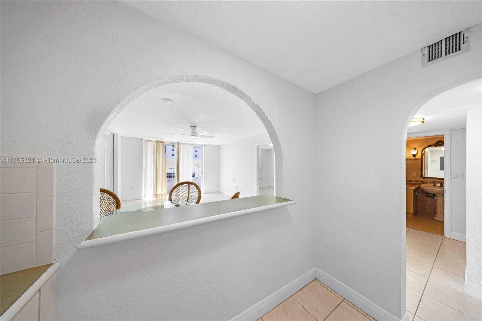 Small Image of 465 OCEAN DR #507, Miami Beach Number 6