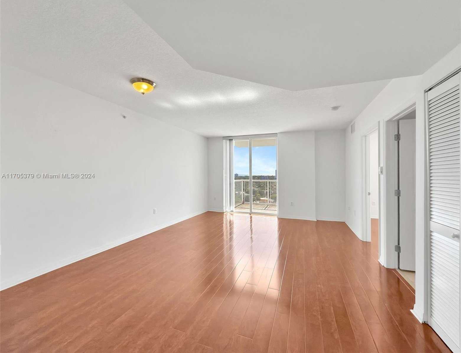 Small Image of 900 SOUTH WEST 8TH ST #1510, Miami Number 3
