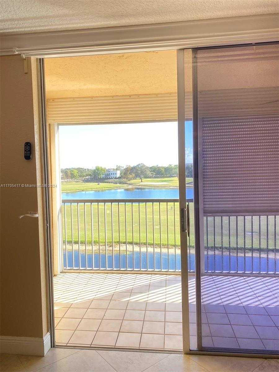 Small Image of 3100 WEST ROLLING HILLS CIR #407, Davie Number 13