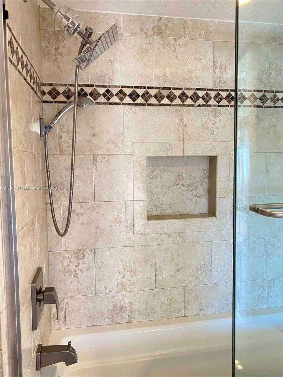 Small Image of 3100 WEST ROLLING HILLS CIR #407, Davie Number 16