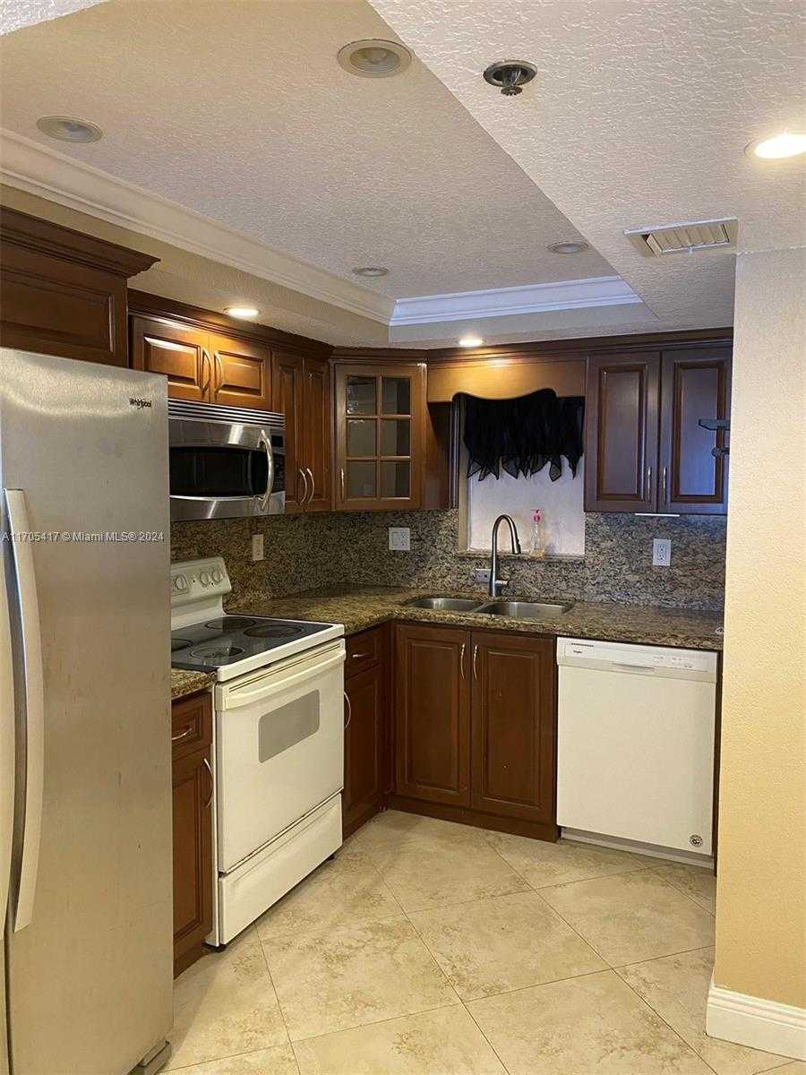 Small Image of 3100 WEST ROLLING HILLS CIR #407, Davie Number 3