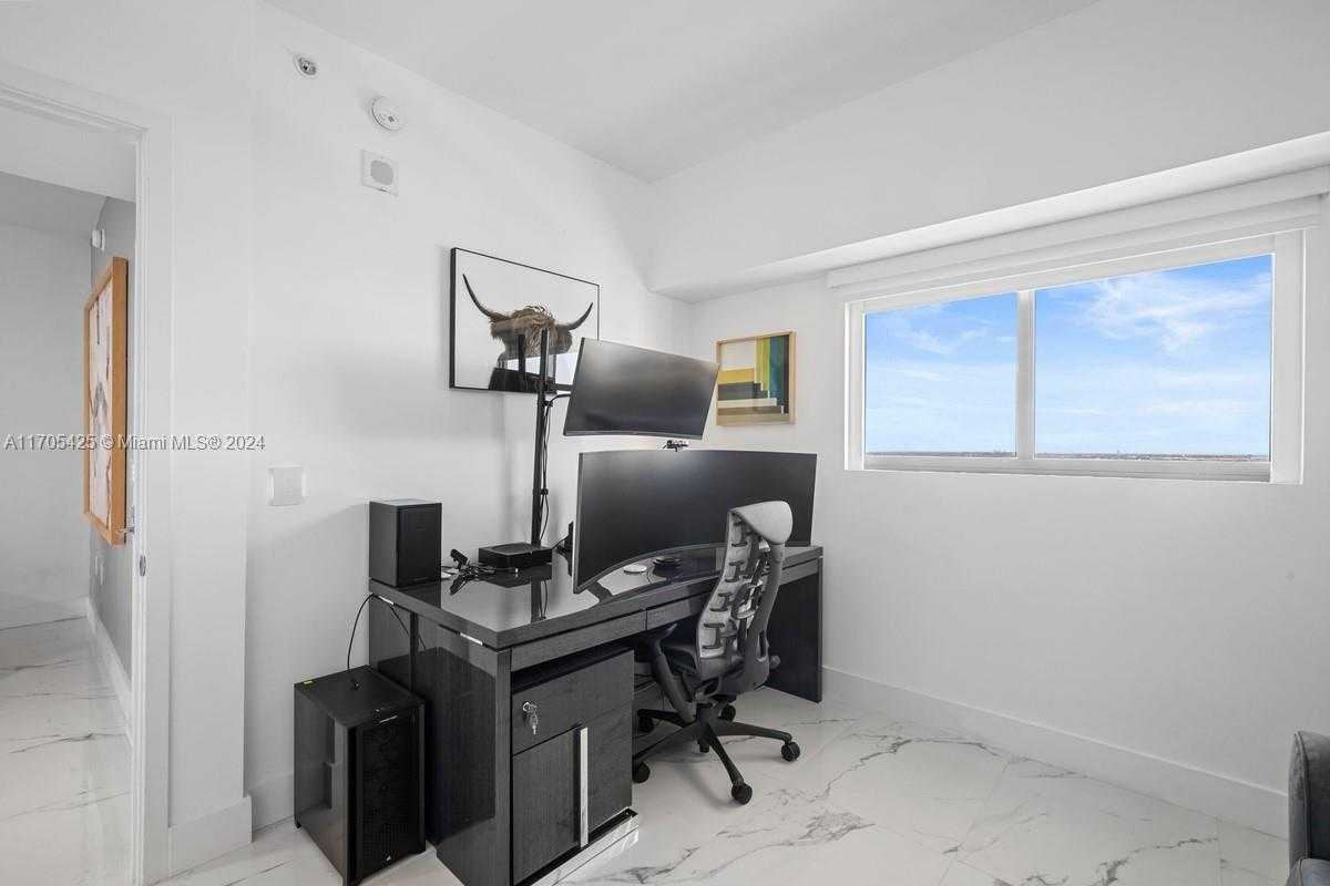 Small Image of 460 NE 28th St, Miami, FL 33137, USA Number 19