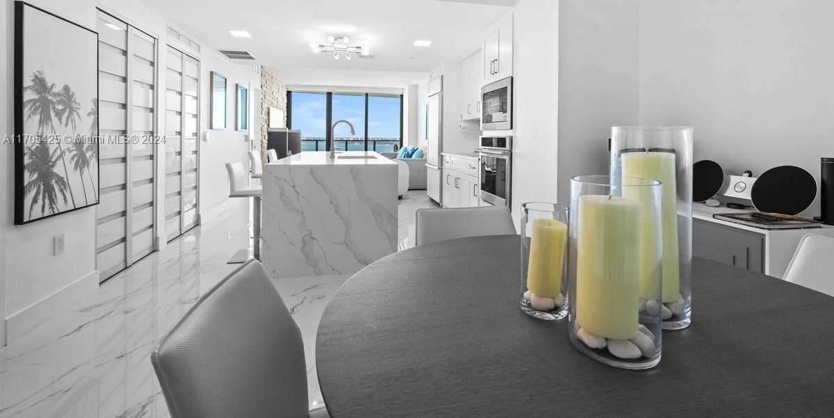 Small Image of 460 NE 28th St, Miami, FL 33137, USA Number 22