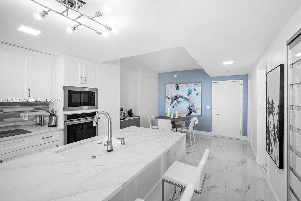 Small Image of 460 NE 28th St, Miami, FL 33137, USA Number 5