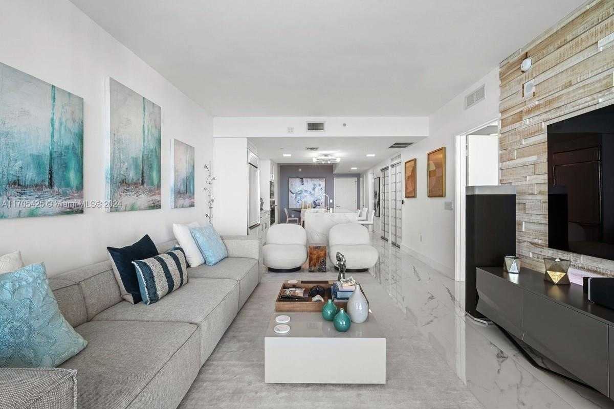 Small Image of 460 NE 28th St, Miami, FL 33137, USA Number 7