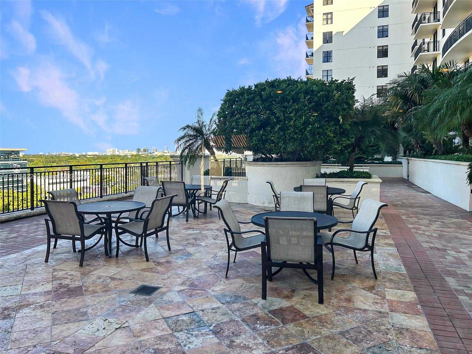Small Image of 888 SOUTH DOUGLAS RD #915, Coral Gables Number 12