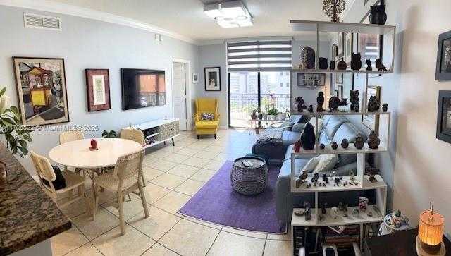 Small Image of 888 SOUTH DOUGLAS RD #915, Coral Gables Number 2