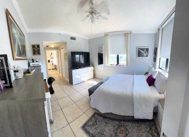Small Image of 888 SOUTH DOUGLAS RD #915, Coral Gables Number 8