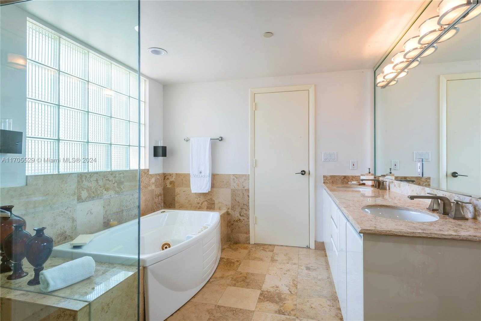 Small Image of 1455 OCEAN DR #510, Miami Beach Number 10