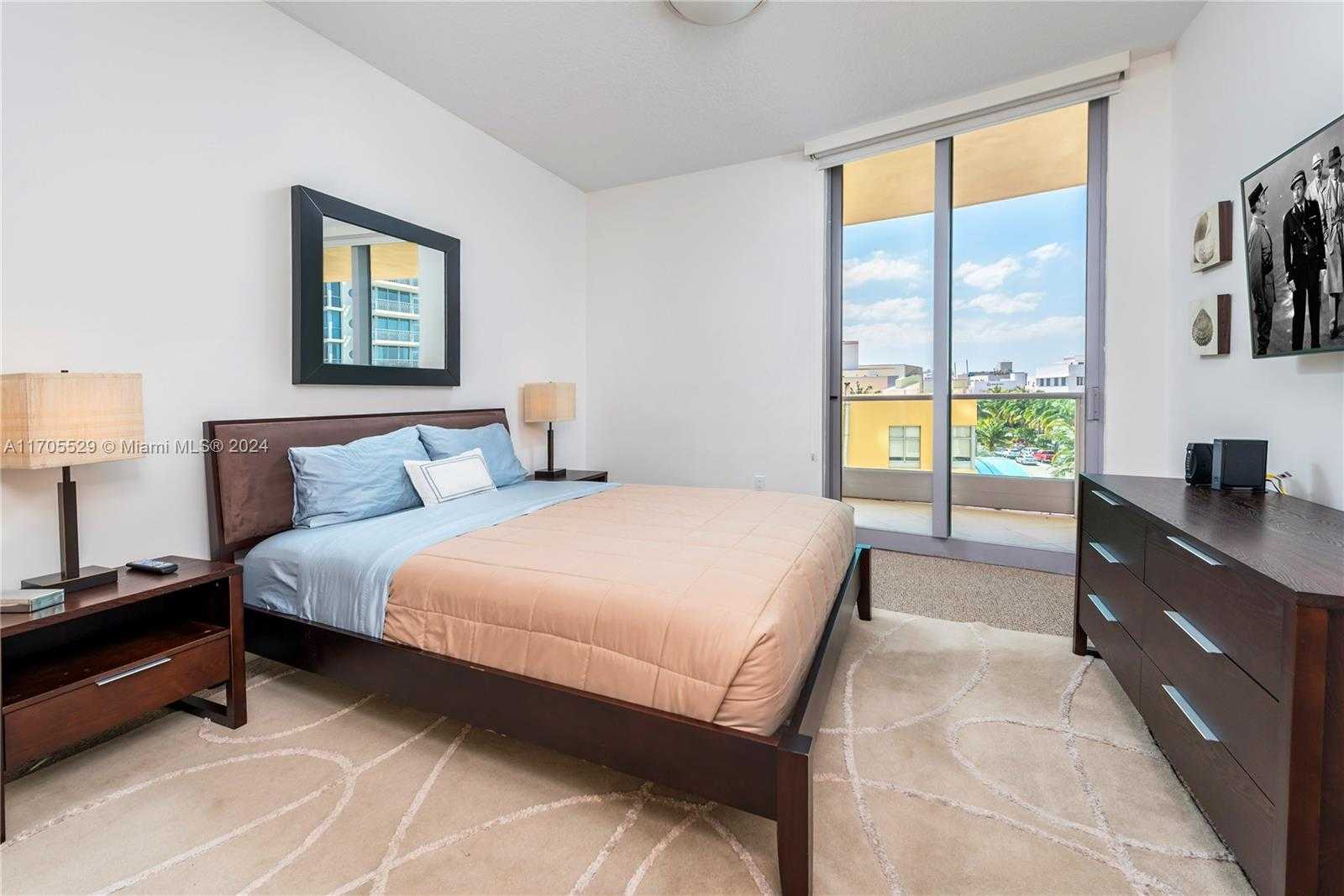 Small Image of 1455 OCEAN DR #510, Miami Beach Number 11