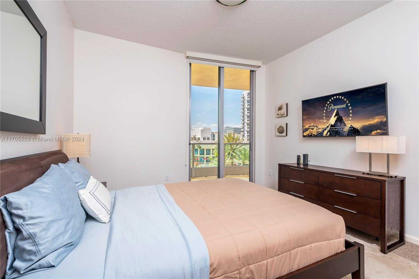 Small Image of 1455 OCEAN DR #510, Miami Beach Number 12