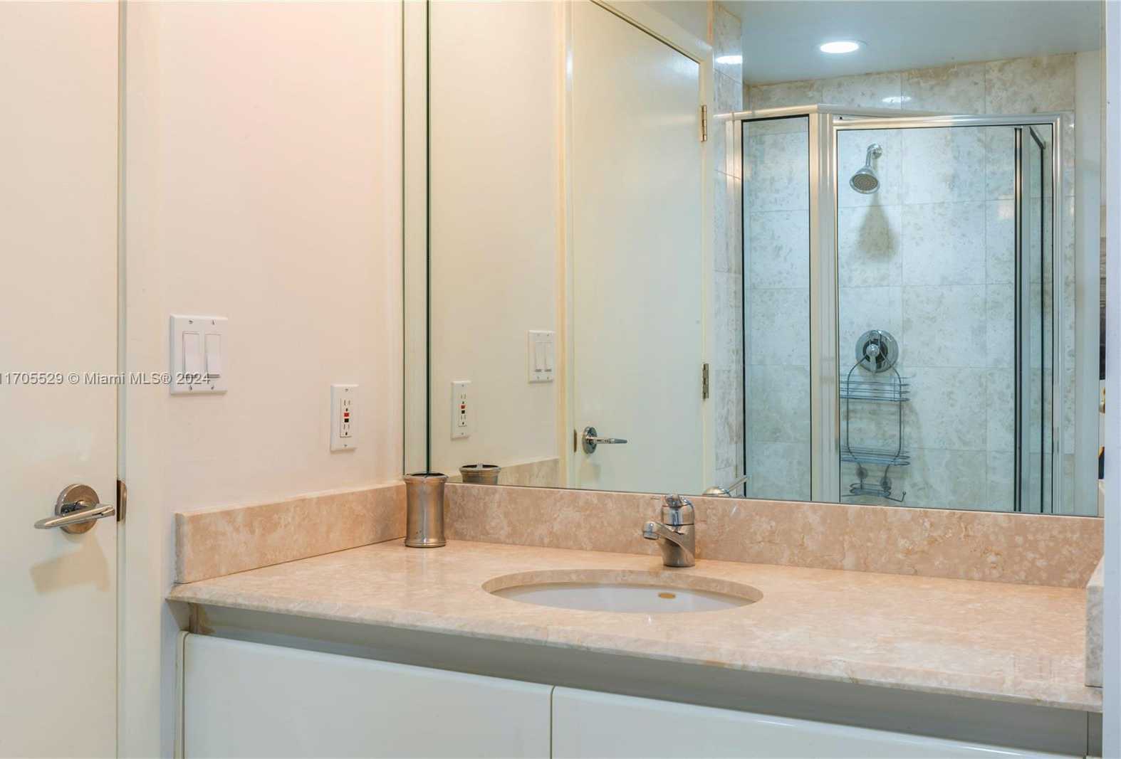 Small Image of 1455 OCEAN DR #510, Miami Beach Number 13