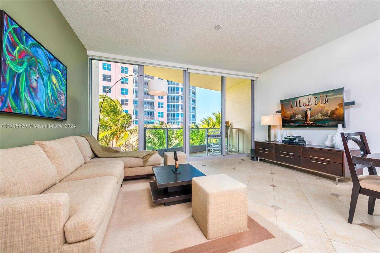 Small Image of 1455 OCEAN DR #510, Miami Beach Number 2